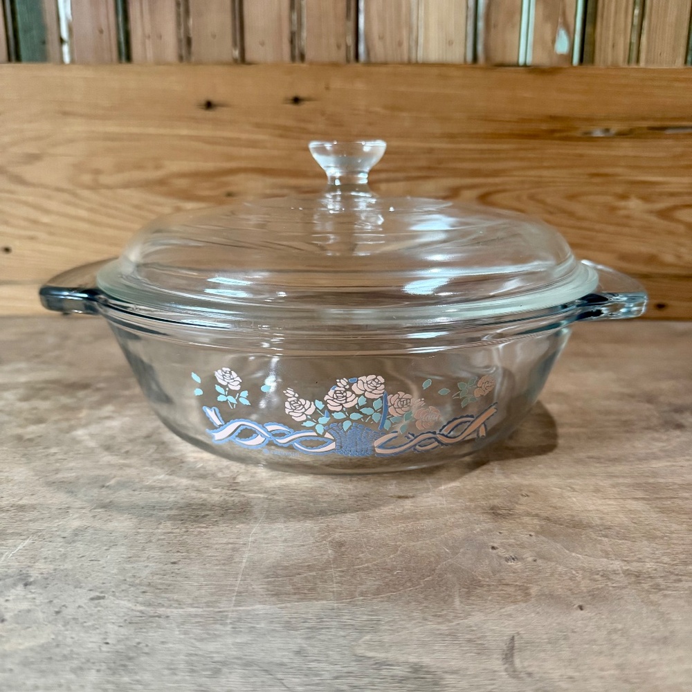 Anchor Hocking  1.5 Qt Covered Glass Casserole “Pink Roses in Basket” 1989 - Picture 7 of 15